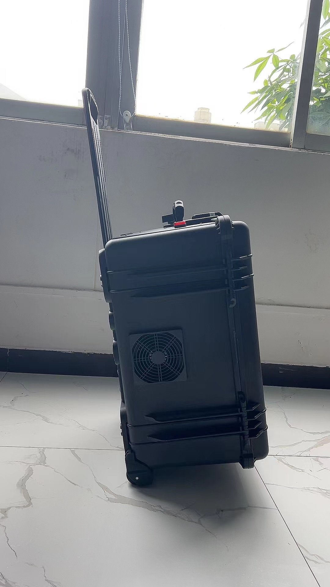 封开手拉箱型移动通信干扰器